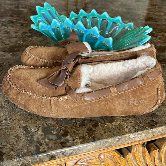 UGG Dakota Chestnut Sheepskin Leather Bow Slippers size 11 - Picture 5 of 16